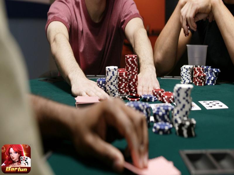 Các yếu tố ảnh hưởng đến poker c-bet