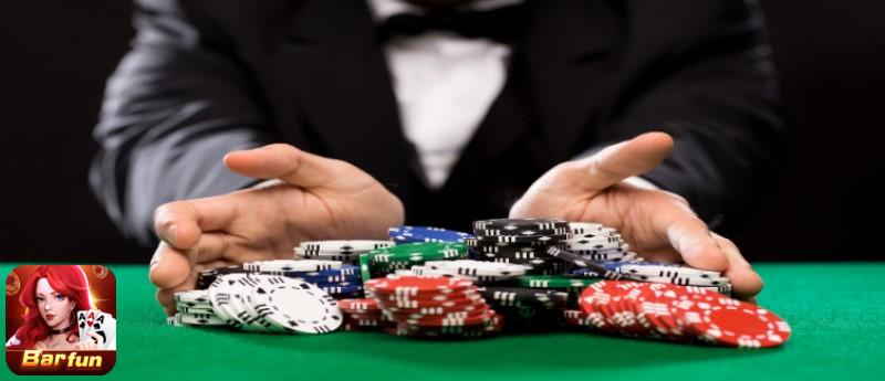 Hình ảnh trên bàn chơi giúp Steal Poker thành công